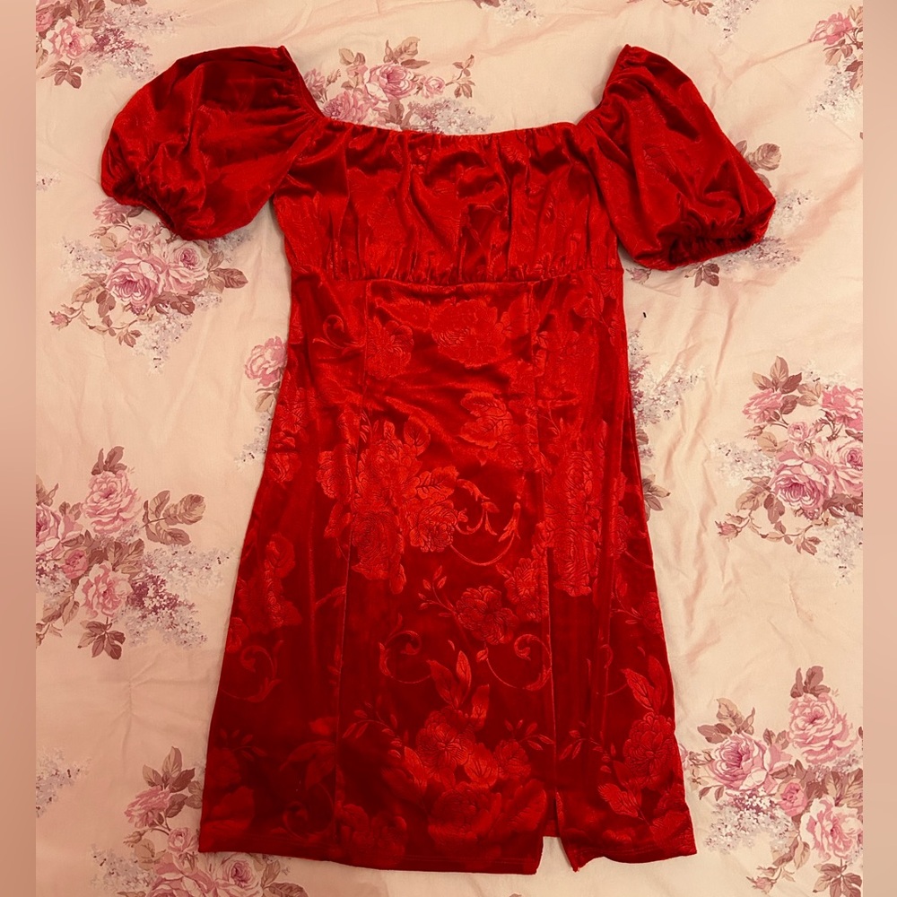 NEW NWT Francesca’s Velvet Red Dress Valentine’s Day floral puff sleeve small